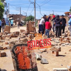 Vecinos afectados por la polvareda bloquean «Caminos del Inca»