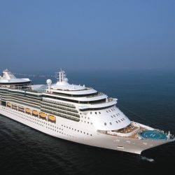 APM Terminals Callao recibe al “Serenade of the Seas”, el crucero de Royal Caribbean que da la vuelta al mundo.
