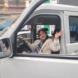 SOBERANAS DEL CARNAVAL DE CAJAMARCA RECIBEN SUS VEHÍCULOS DE PREMIOS