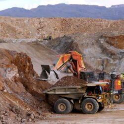 EL ORO ILEGAL IGUALA A LA MINERÍA FORMAL EN EXPORTACIONES