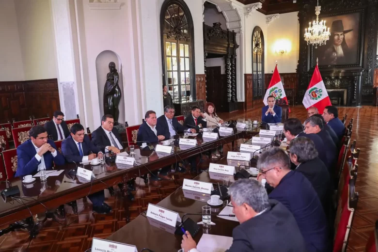 PRESIDENTE JOSÉ JERÍ SE REUNIÓ CON GOBERNADORES REGIONALES