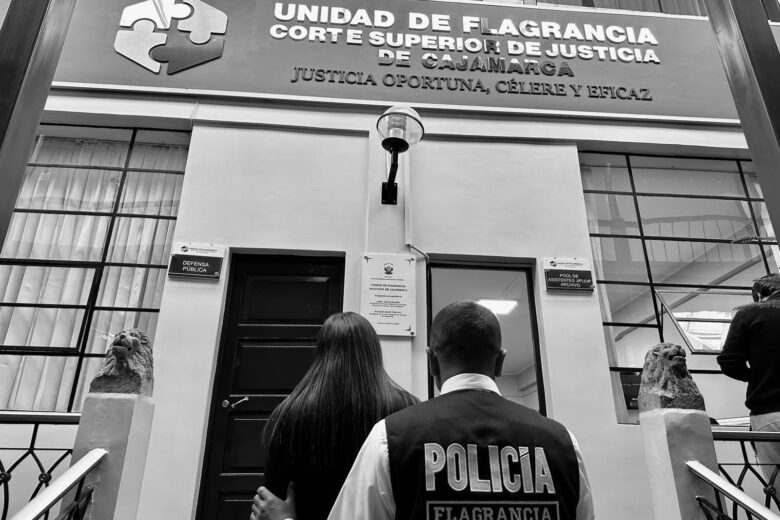 QUEDAN LIBRES Y CUMPLIRÁN REGLAS DE CONDUCTA: DOS MUJERES QUE SUSTRAJERON CARTERAS EN TIENDA COMERCIAL